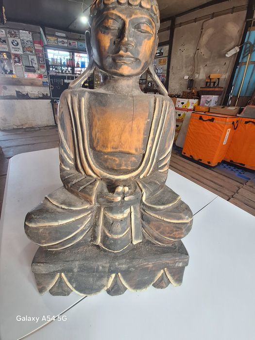 Дървена голяма Буда