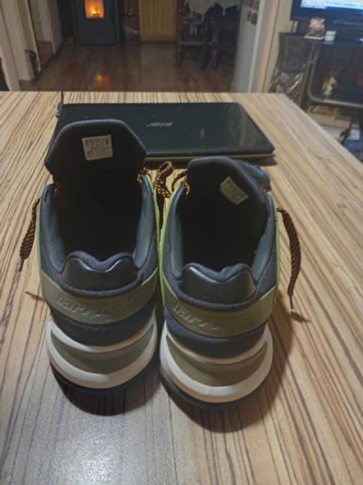 Продавам маратонки