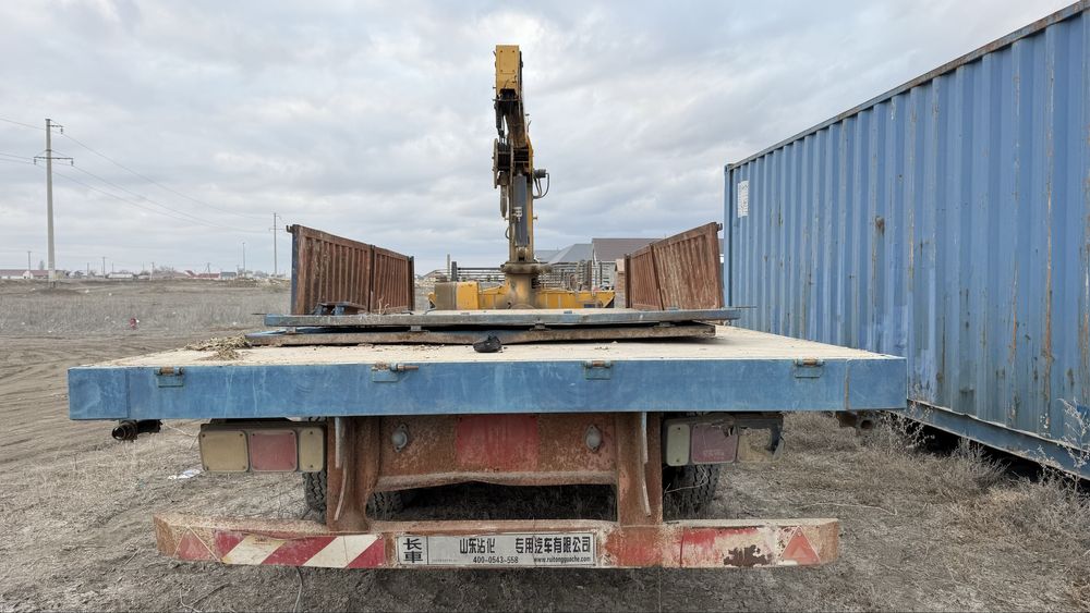 прицеп с кран- манипулятором для трактора