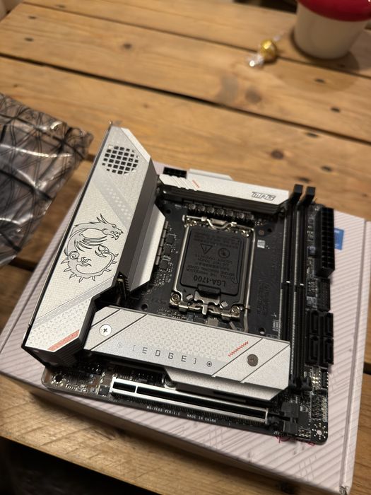 Mini-ITX 13900k MSI z790i Edge Wifi 2x16gb ddr5 7600cl36 1tb NVMe