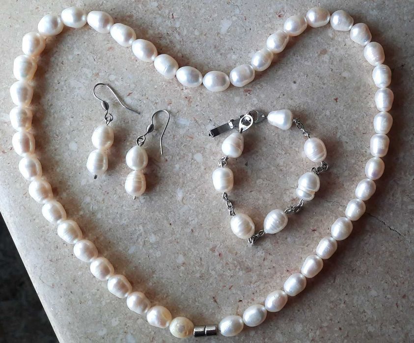 Set Perle Naturale Albe cu Colier, Bratara si Cercei Nepurtat