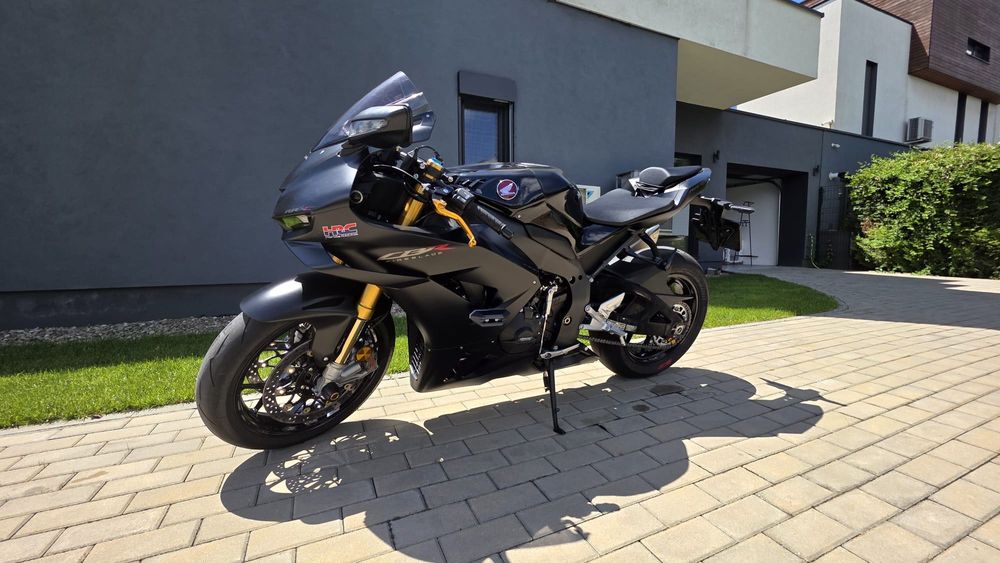 Honda CBR 1000 RR-R SP 2025, 229CP, Akrapovic, garanție Honda