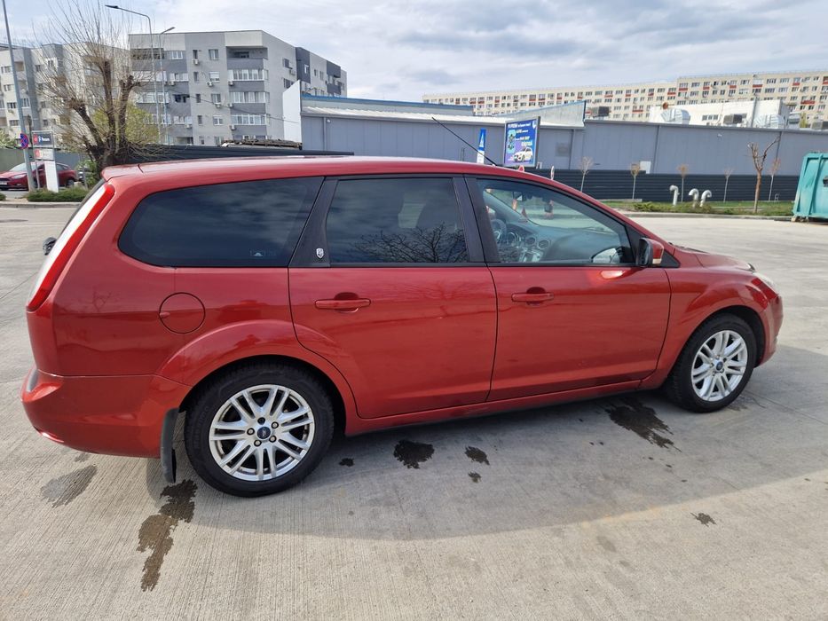 Vand ford focus ghia model 2010