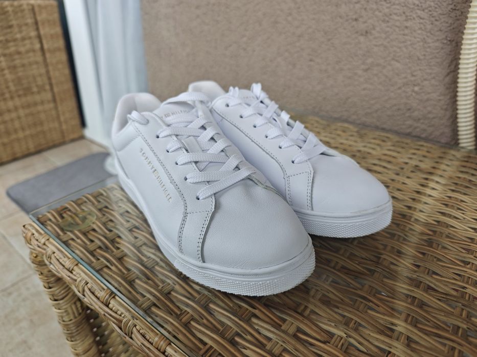 Бели кецове Tommy Hilfiger