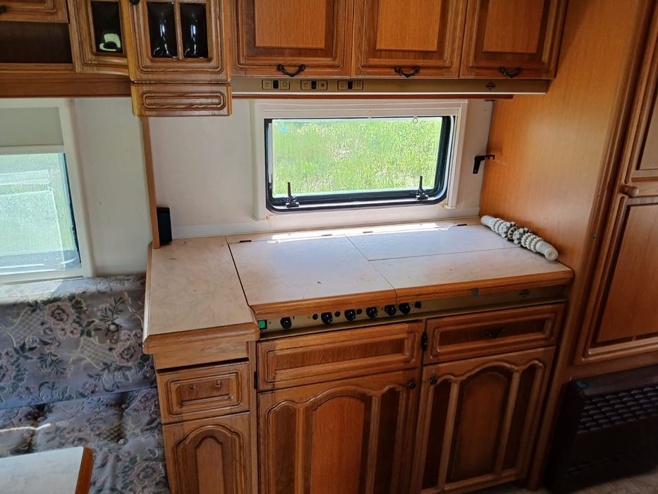 Vând rulotă hobby doua compartimente 4locuri 1996