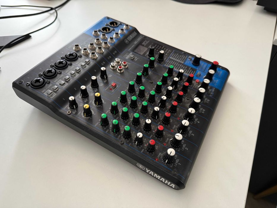 Домашняя студия — синтезатор, грувбокс, MIDI-клавиатуры итд.