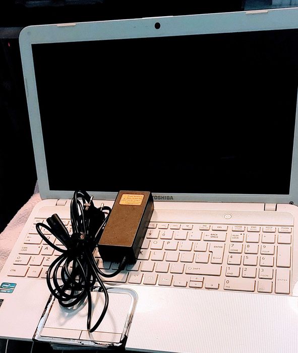 Laptop Toshiba Satellite pentru piese