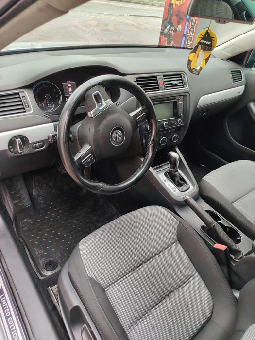 Vând wolvagen Jetta hibrid 1.4 benzina