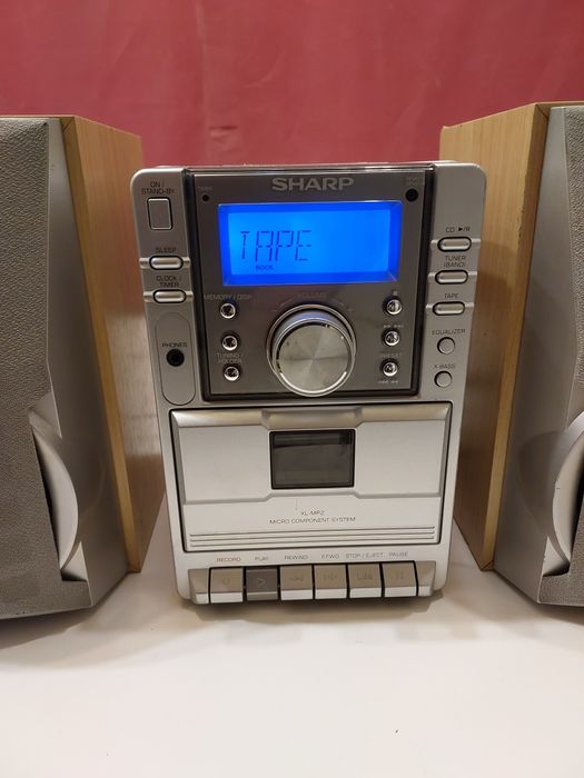 Sistem Sharp XL-MP2H, boxe, funcționează tape și radio. Citiți anunțul