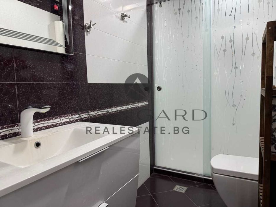 Продава се Тристаен апартамент в Пловдив, Кършияка - 176 кв.м за 2586 €/кв.м - Снимка #10