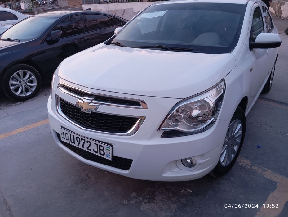 Srochna moshina sotiladi