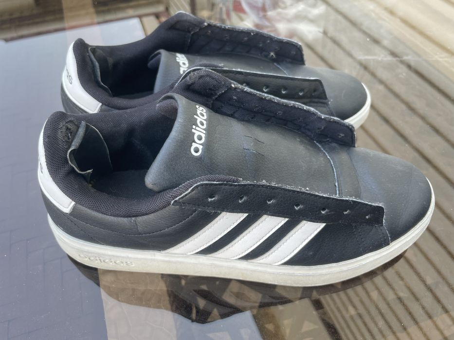 Продам кроссовки адидас оригинал размер 42.5