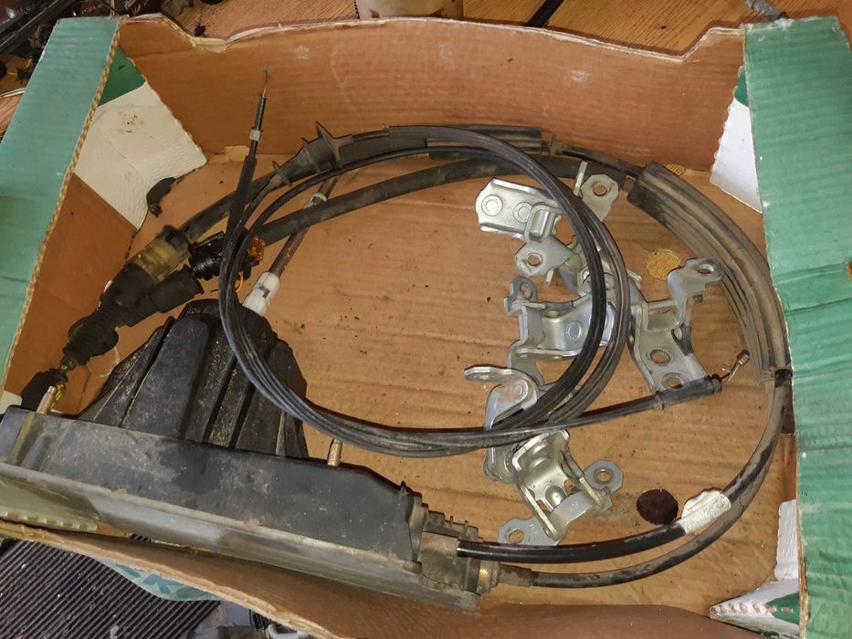 Рено Лагуна 1,9 дци-2004 г-останали части