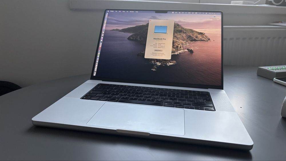 Laptop Apple MacBook Pro 16 M2 Max, 12 CPU 38 nuclee GPU, 32 GB, 1TB