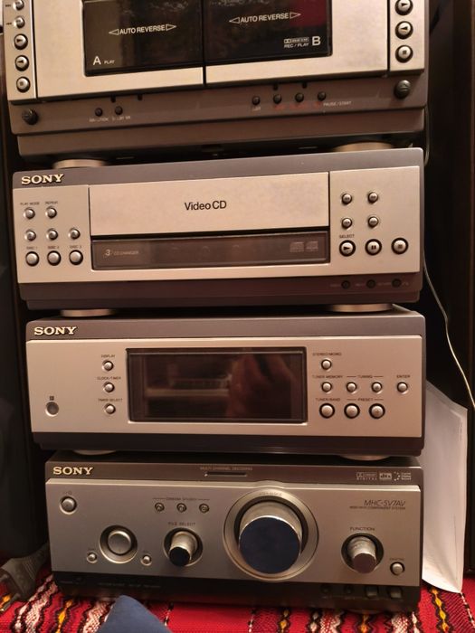 Продается  муз центр SONY