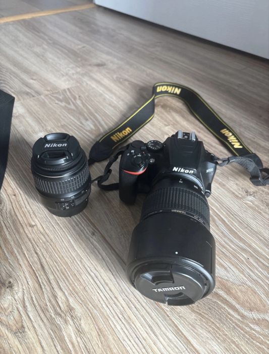 Vând aparat foto Nikon D3500 – kit complet