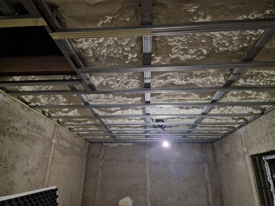 Amenajari interioare: zugraveli/parchet/rigips. Montaj mobila