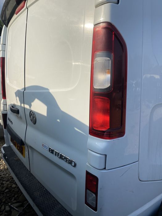 Ușă dreapta spate completă  Opel Vivaro 2016