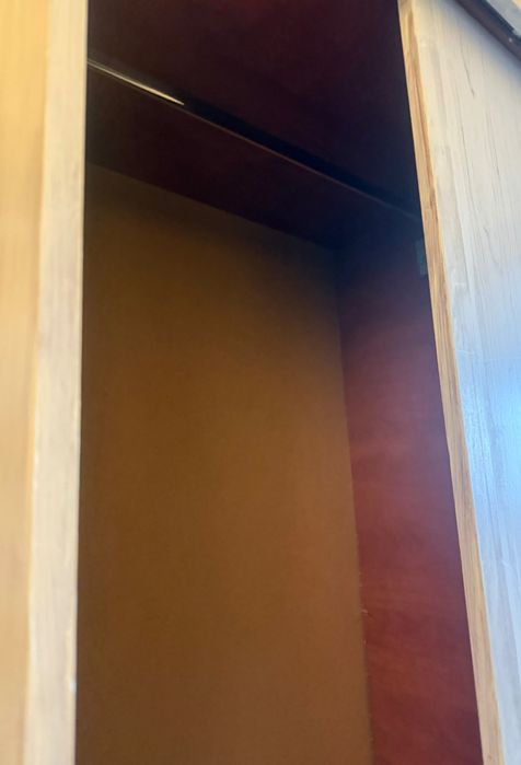 Двукрилен гардероб с огледало