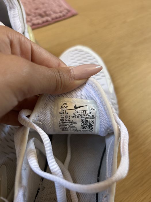 Маратонки Nike Air Max 270