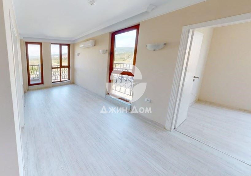 Продава се Тристаен апартамент в к.к. Слънчев бряг - 57 кв.м за 1402 €/кв.м - Снимка #2