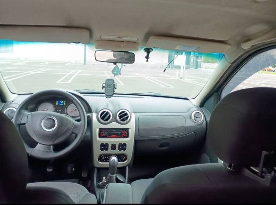 DACIA Logan 2011 — imagine 2