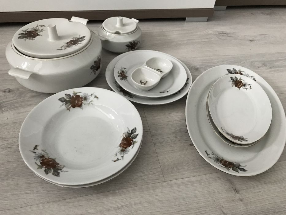 Набор посуды (неполный)