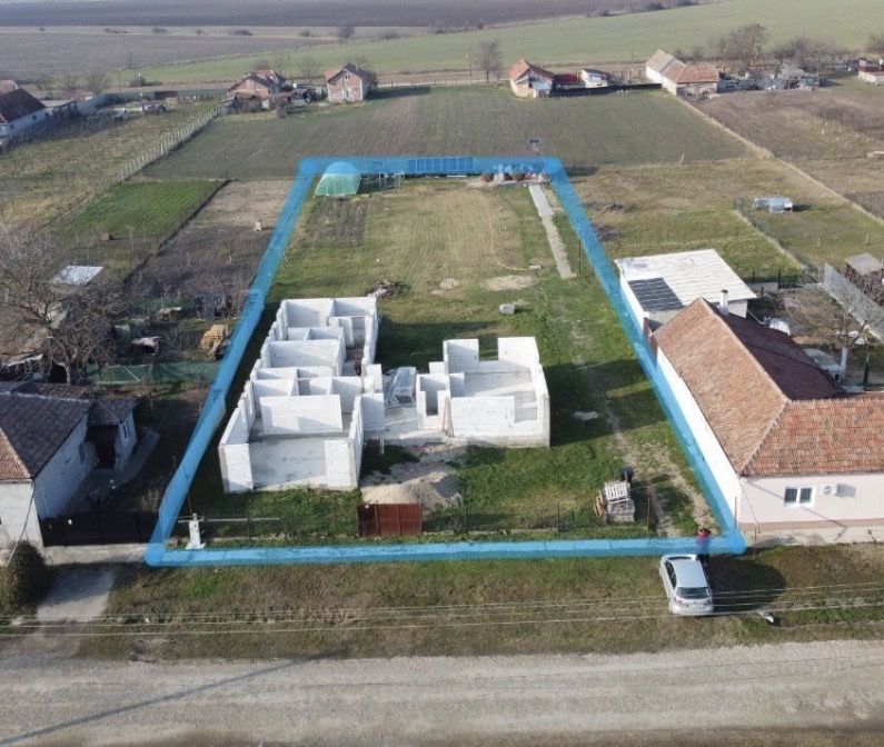 Teren de vanzare + casa in constructie in Turnu ,Arad!