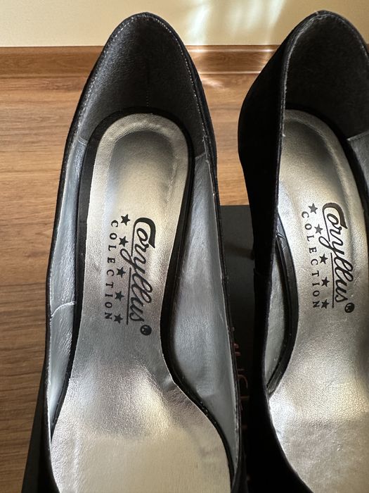 Stiletto negri din piele