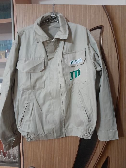 Продам спецодежду мужскую  куртку