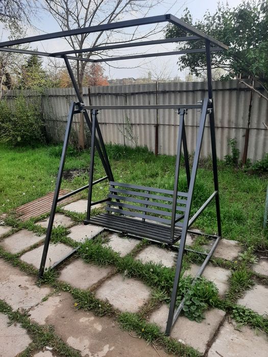 Качеля.  Детская качеля.