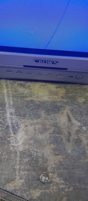 Продавам телевизор  Кроун 21 инча