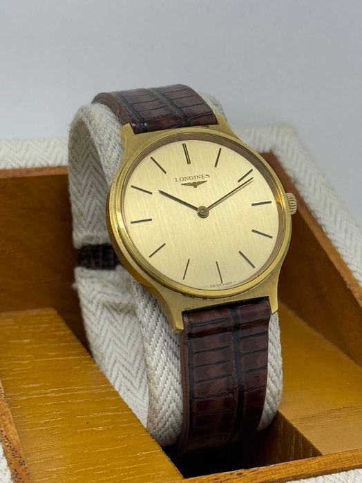 Луксозен винтидж часовник Longines -slim - classic 1970-1979