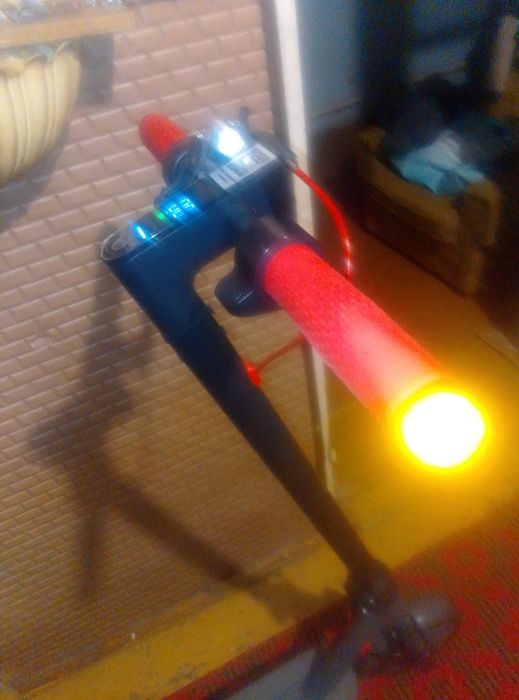 Продаётся новый электросамокат за полцены.