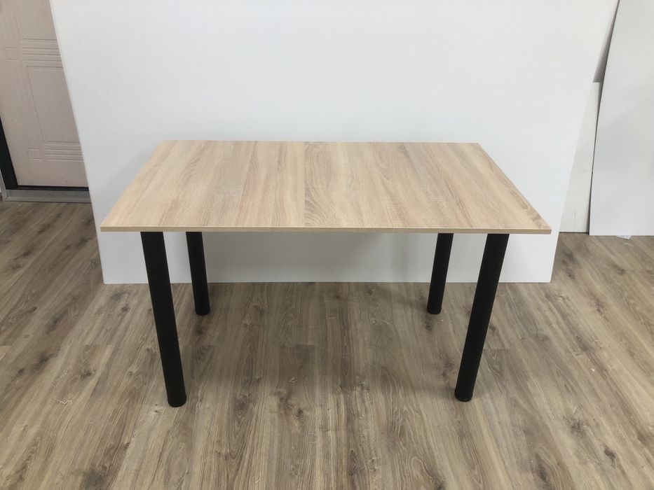 Продам стол новый