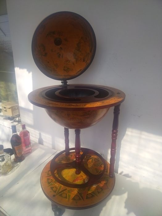 Глобус бар Tre Esse - Worlds, за шишета и чаши за алкохол 
Размери: 55