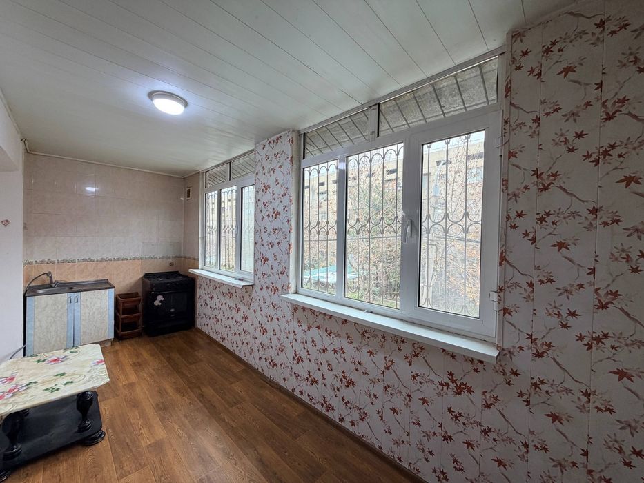 Yunusobod 18-mavze 3 xona g'ishtli uy srochna sotiladi