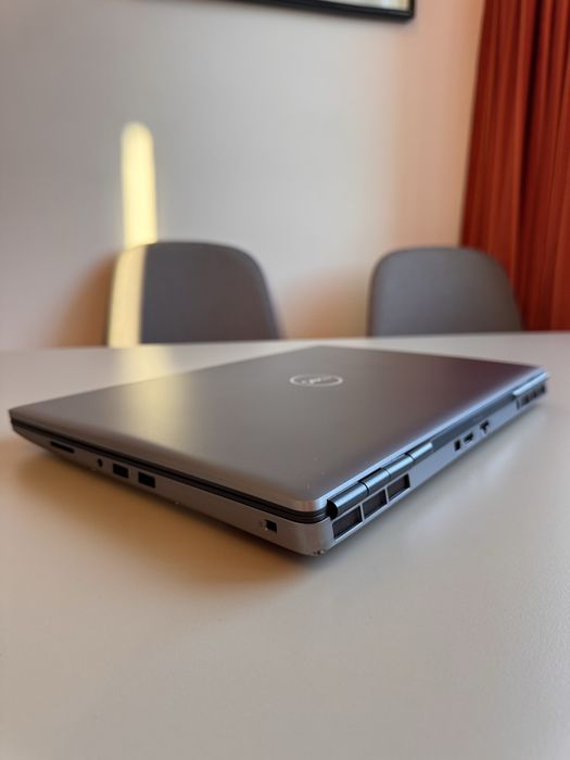 Dell Precision 7550 Touchscreen / i7-10850H / nVidia Quadro T2000 / SSD M2 500GB /  8GB DDR4