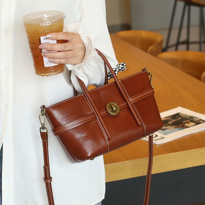 Кожаная сумка Женская