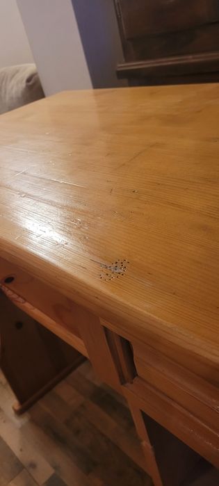 Продавам ученическо бюро