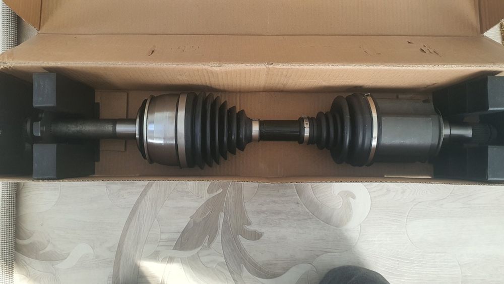 Продам привод от Лексус 470 с фланцем.