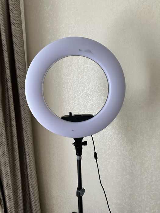 Продам кольцевую лампу