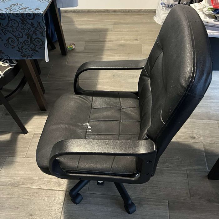 Офис стол черен