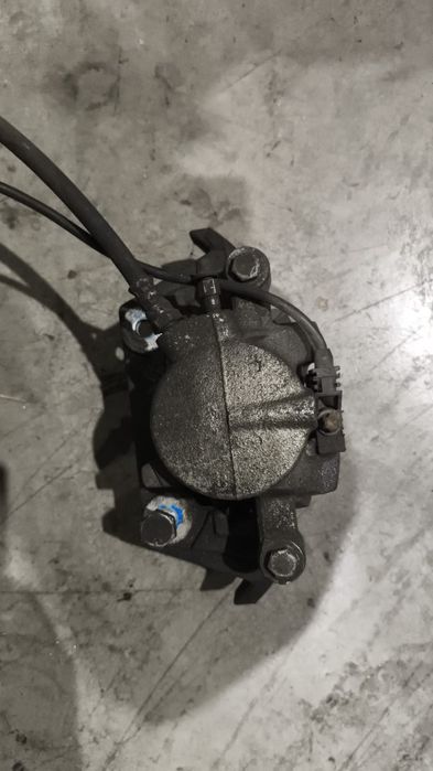 Продам правый передний суппорт от Мерседес w245.