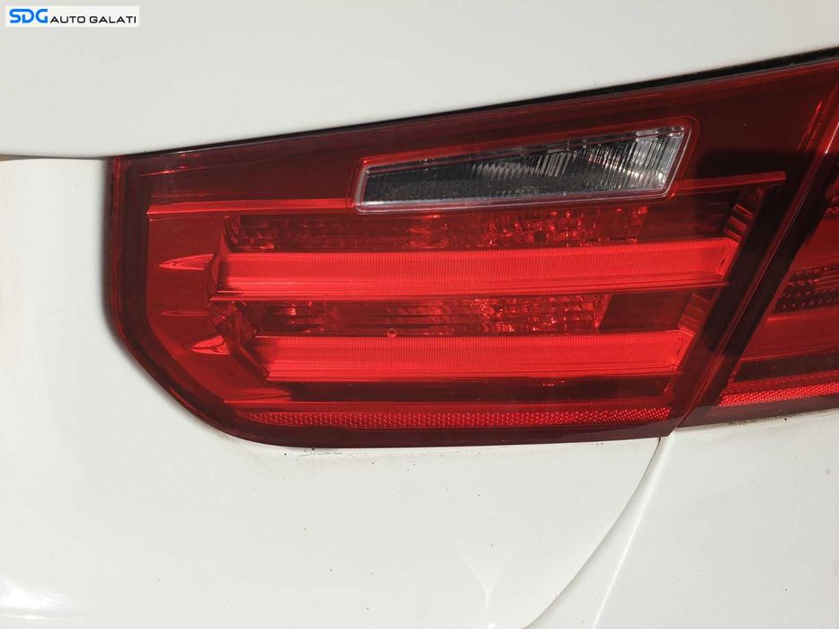 Stop Lampa Tripla Dreapta de pe Capota Portbagaj cu Defect BMW Seria 3 F30 2010 - 2018 [C2288]