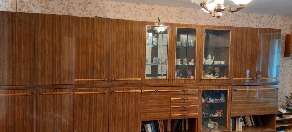 Продам стенку г. Жезказган(самовывоз)