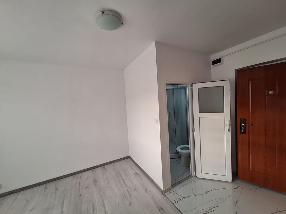 Camera cămin renovata cu baie proprie