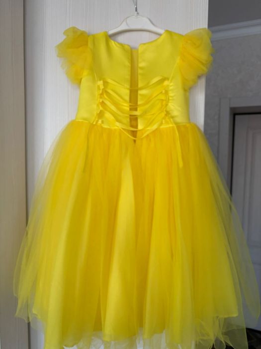 Платья, в отличном состоянии