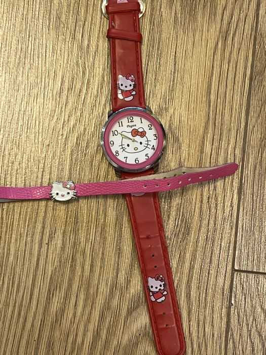 Детски червен часовник и кожена гривничка Hello Kitty