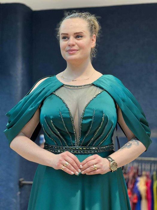 Чисто нови рокли